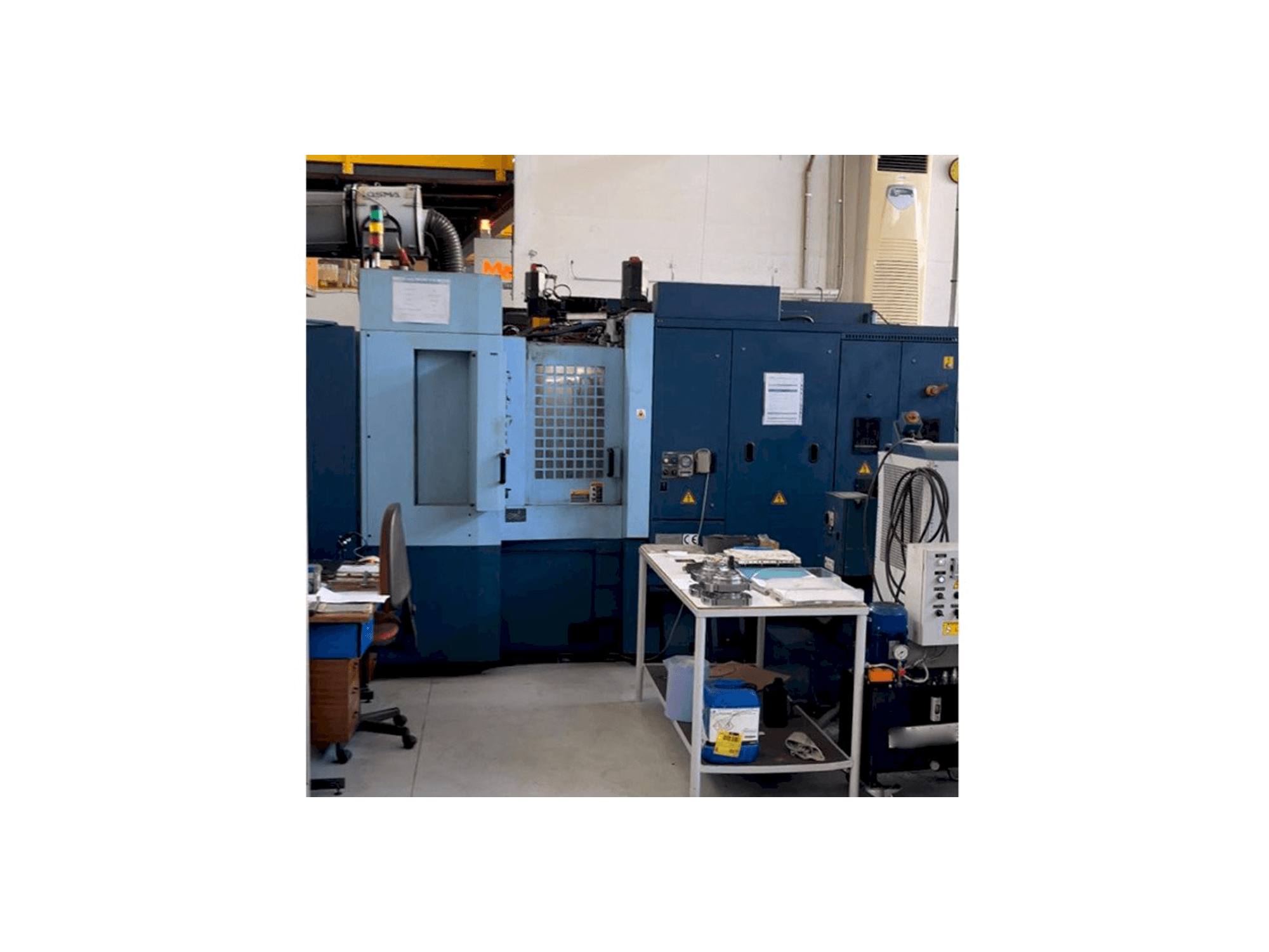 Vista frontal de la máquina Matsuura H-PLUS 405