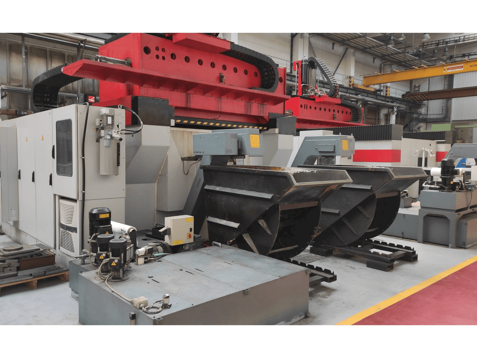 Vista frontal de la máquina TRIMILL VU 2313