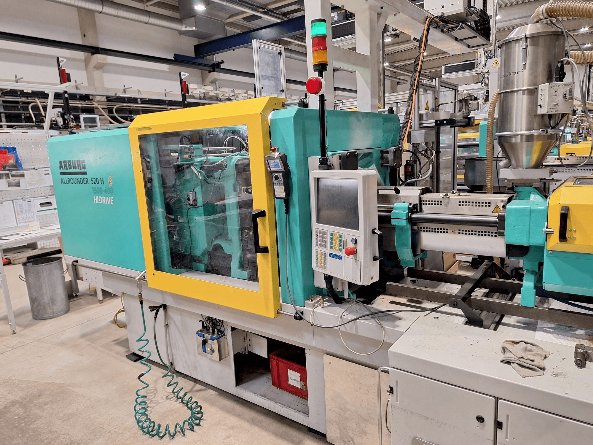 Front view of Arburg 520 H 1500-400 (2013) machine