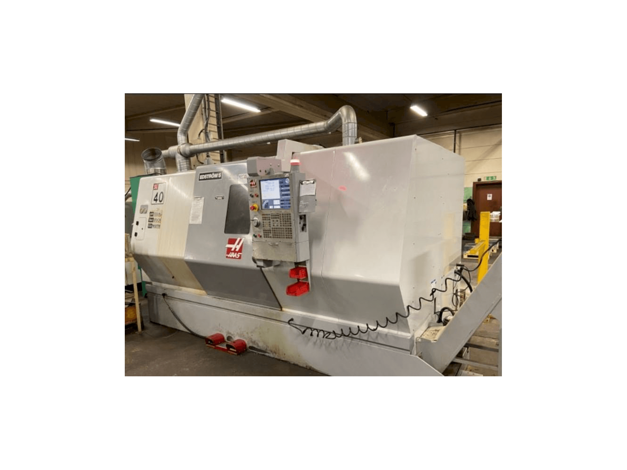 Vista frontal de la máquina HAAS SL-40