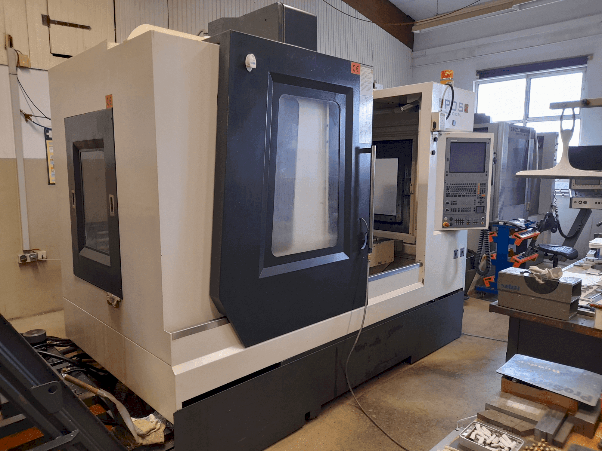 Vista frontal de la máquina POSmill C 1050