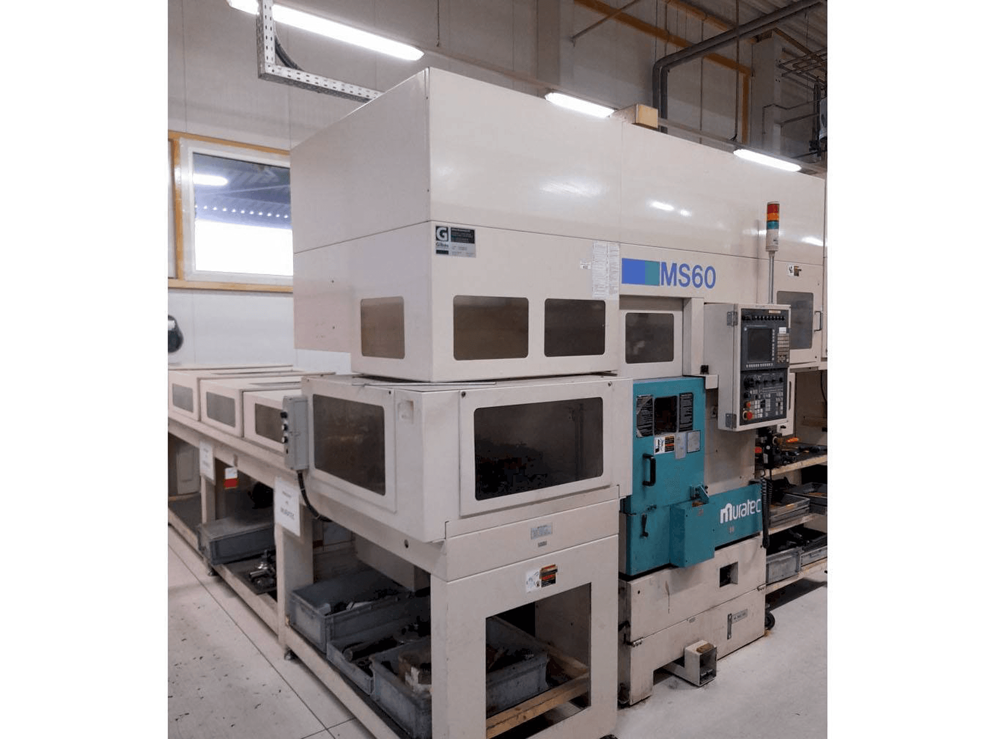 Vista frontal de la máquina Muratec MS60