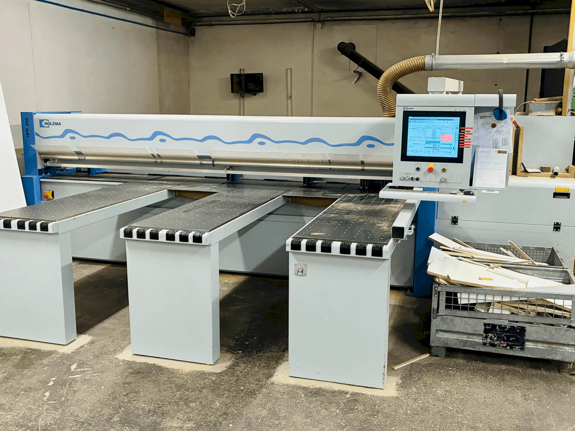 Vista frontal de la máquina HOLZMA HPP 250/38/38