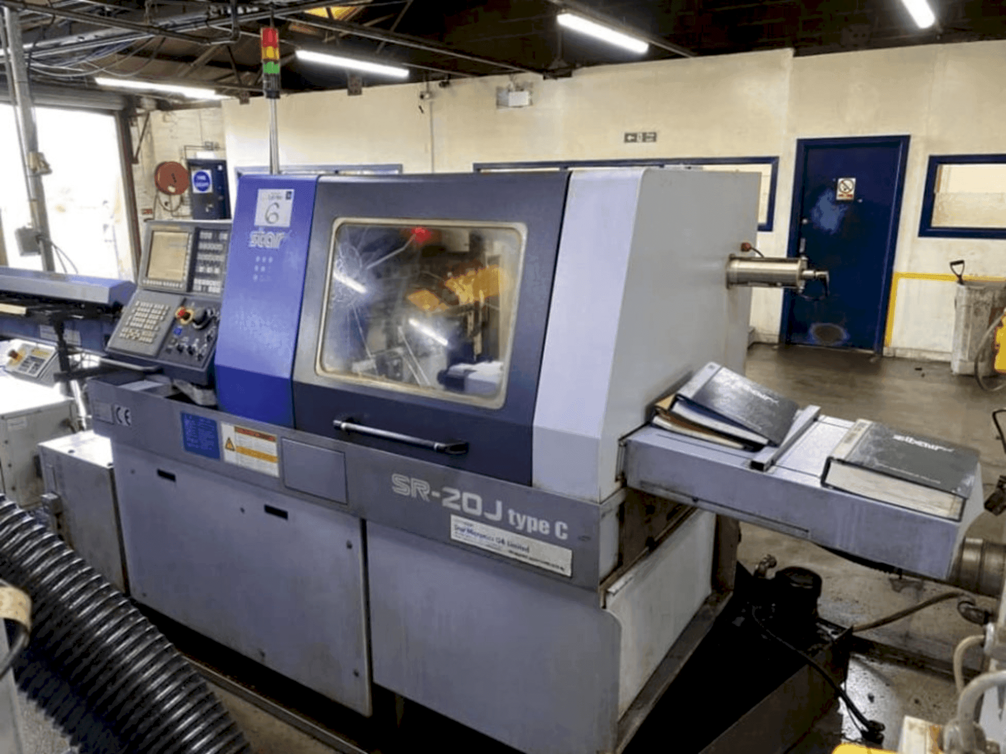 Vista frontal de la máquina Star SR-20J type C