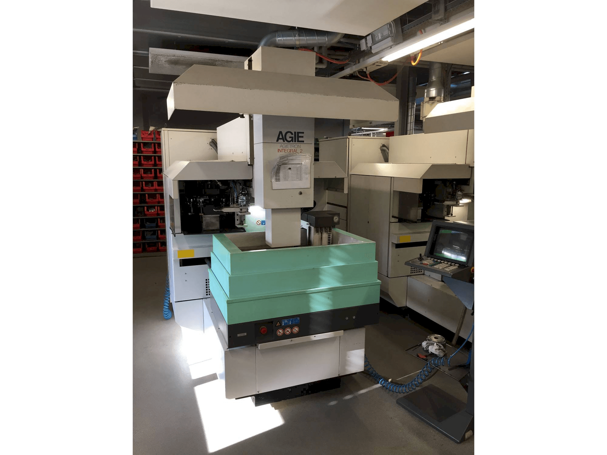 Vista frontal de la máquina AGIE INTEGRAL 2