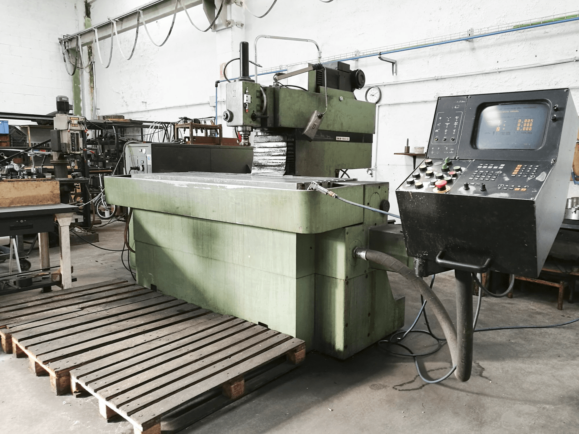 Vista derecha de la máquina Metba MB-55-D