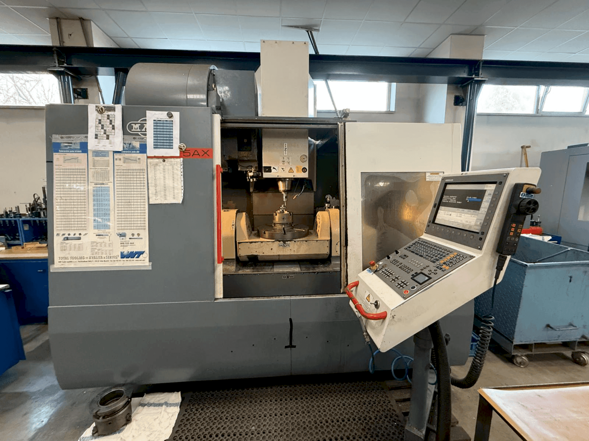 Front view of KOVOSVIT MAS MCV 1000 Speed 5AX machine