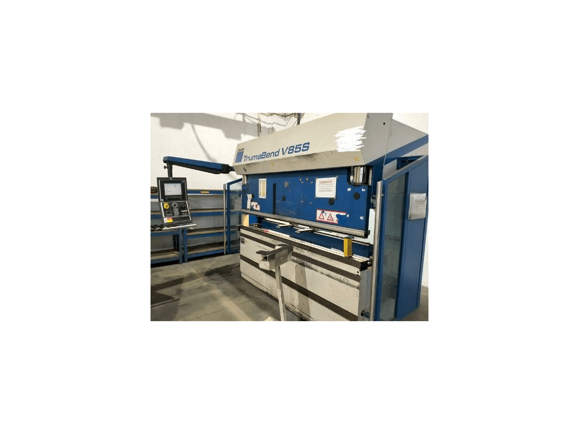 Vista frontal de la máquina Trumpf TrumaBend V85S