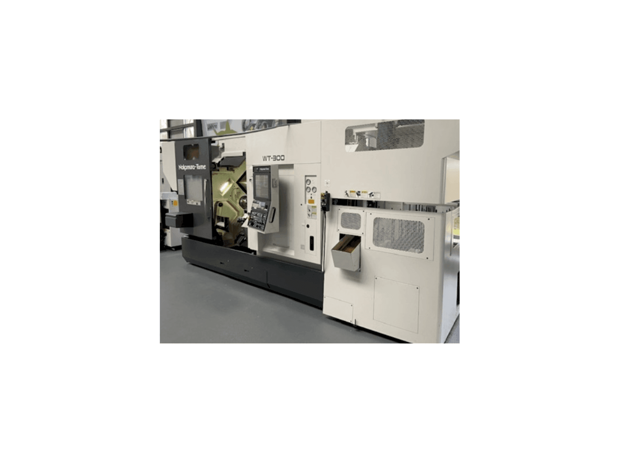 Vista frontal de la máquina NAKAMURA WT-300/GR 210