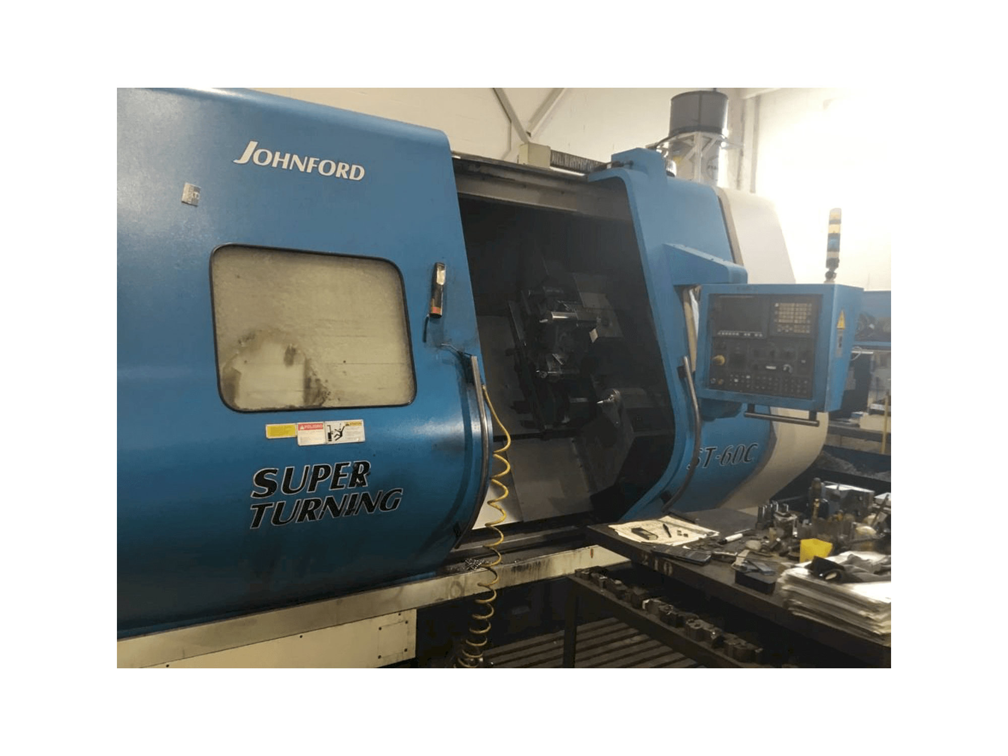 Vista frontal de la máquina Johnford ST-60C