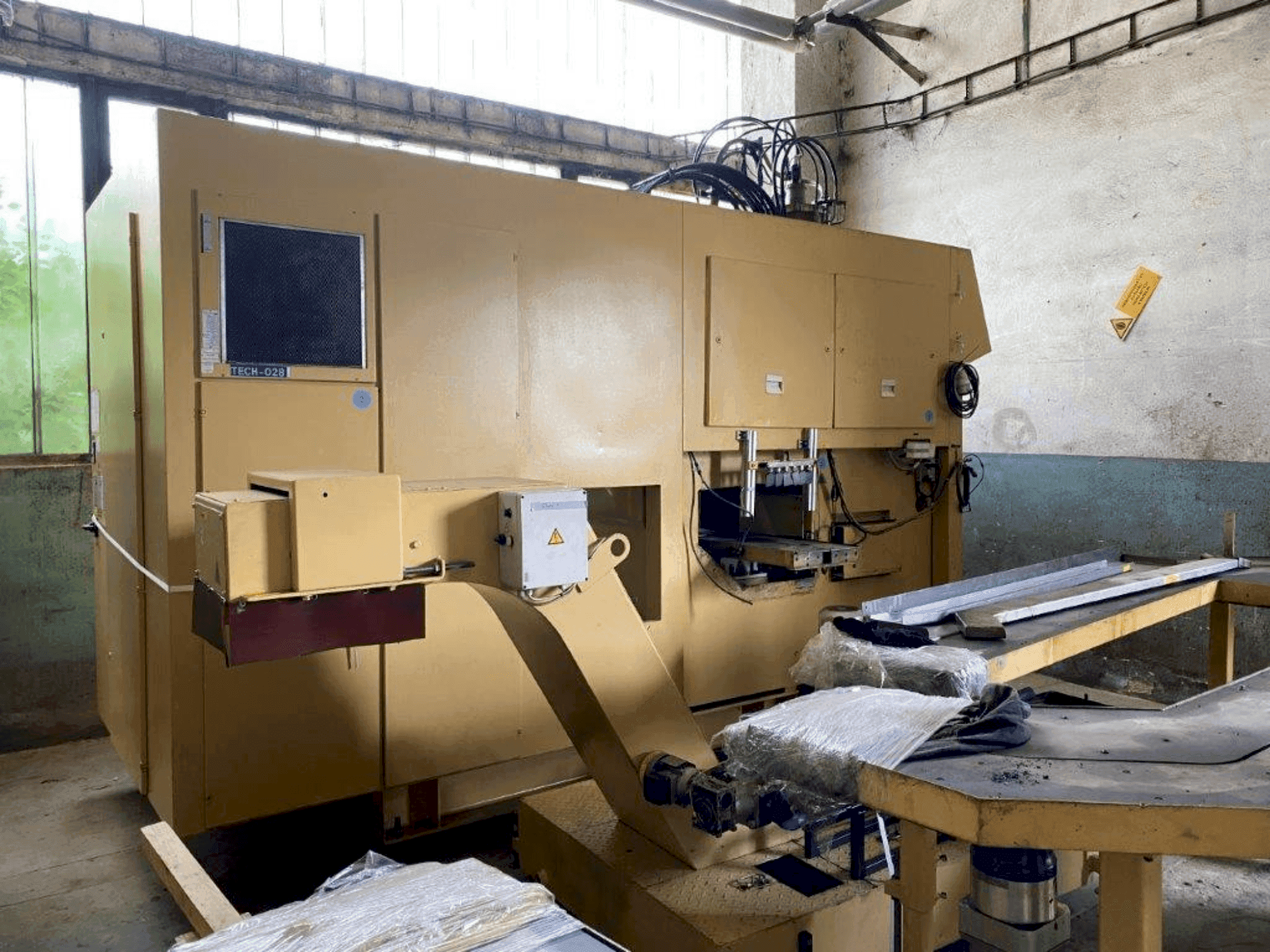 Vista frontal de la máquina EMAG VSC 400