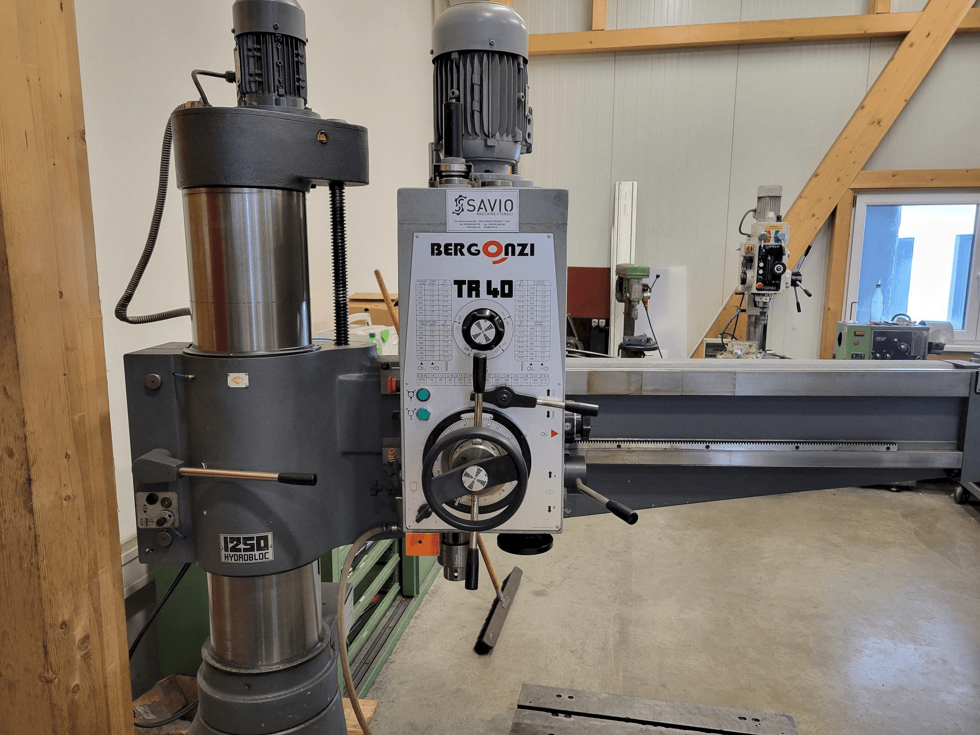 Front view of BERGONZI TR40/1250H machine