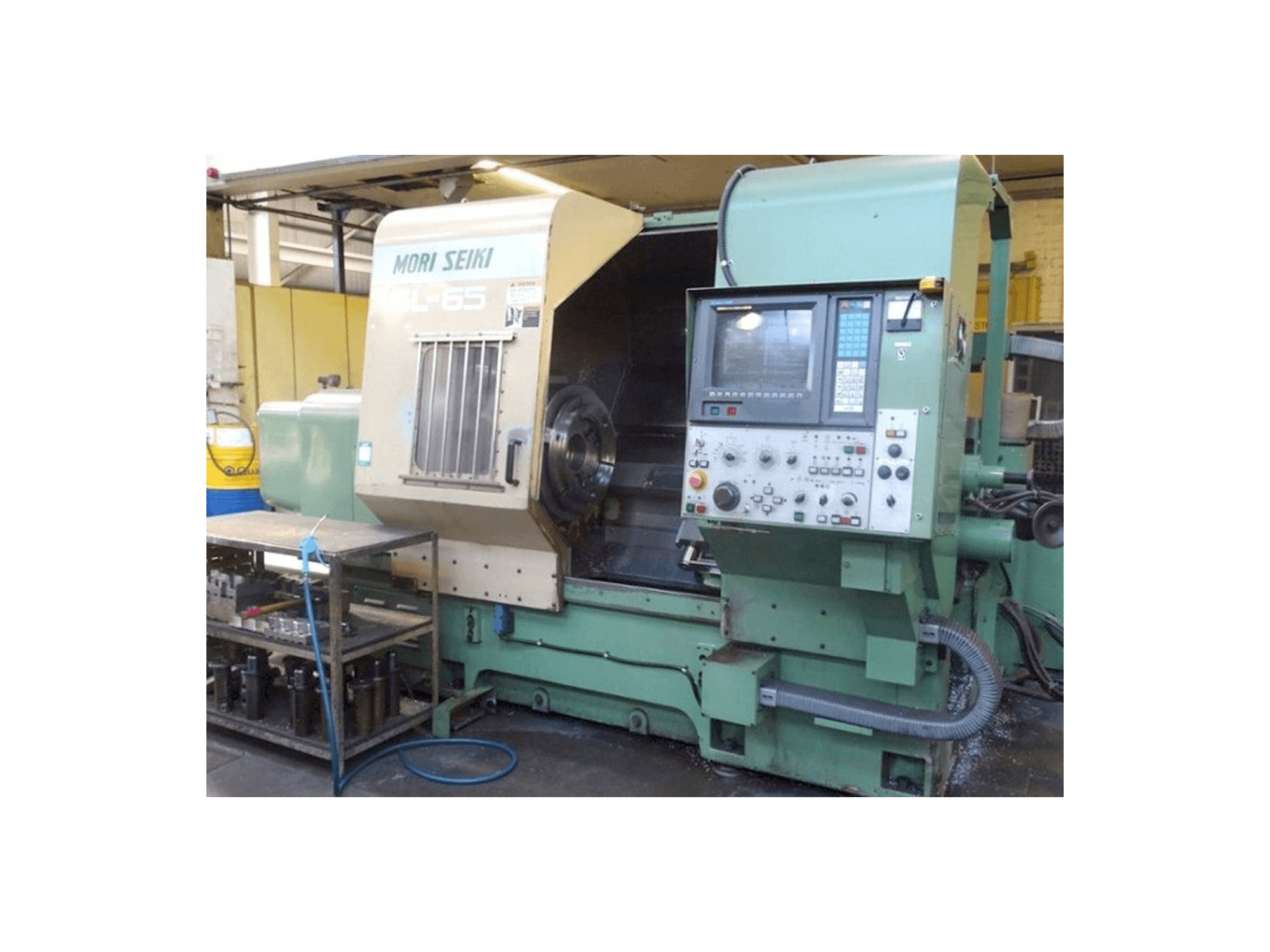 Vista frontal de la máquina MORI SEIKI Sl65