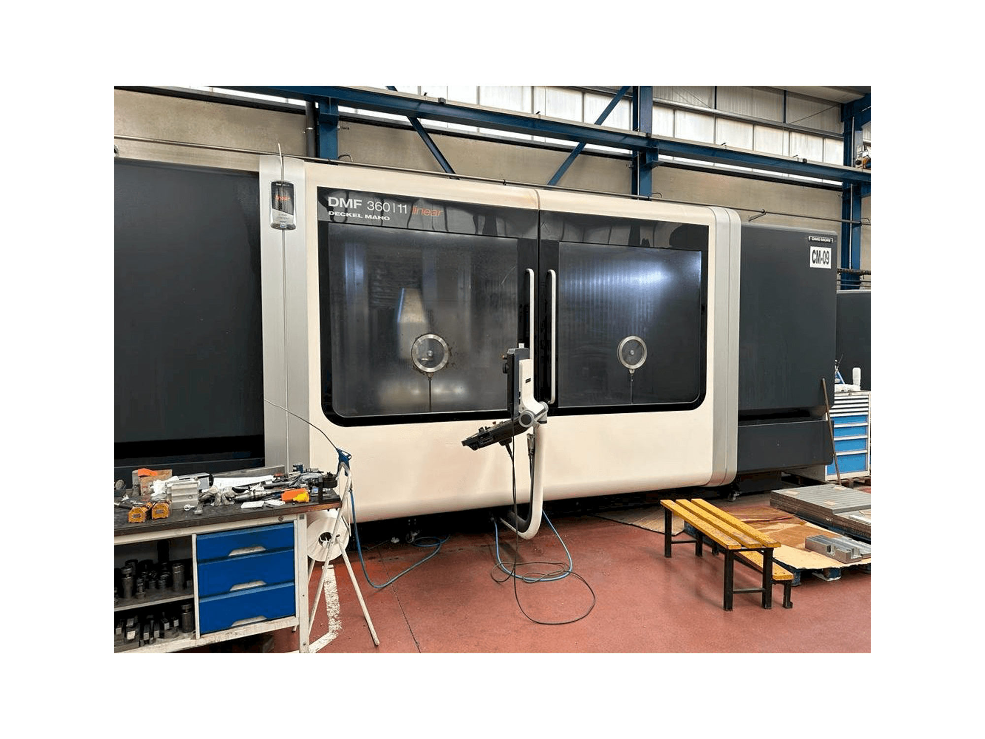 Vista frontal de la máquina DECKEL MAHO DMF 360-11