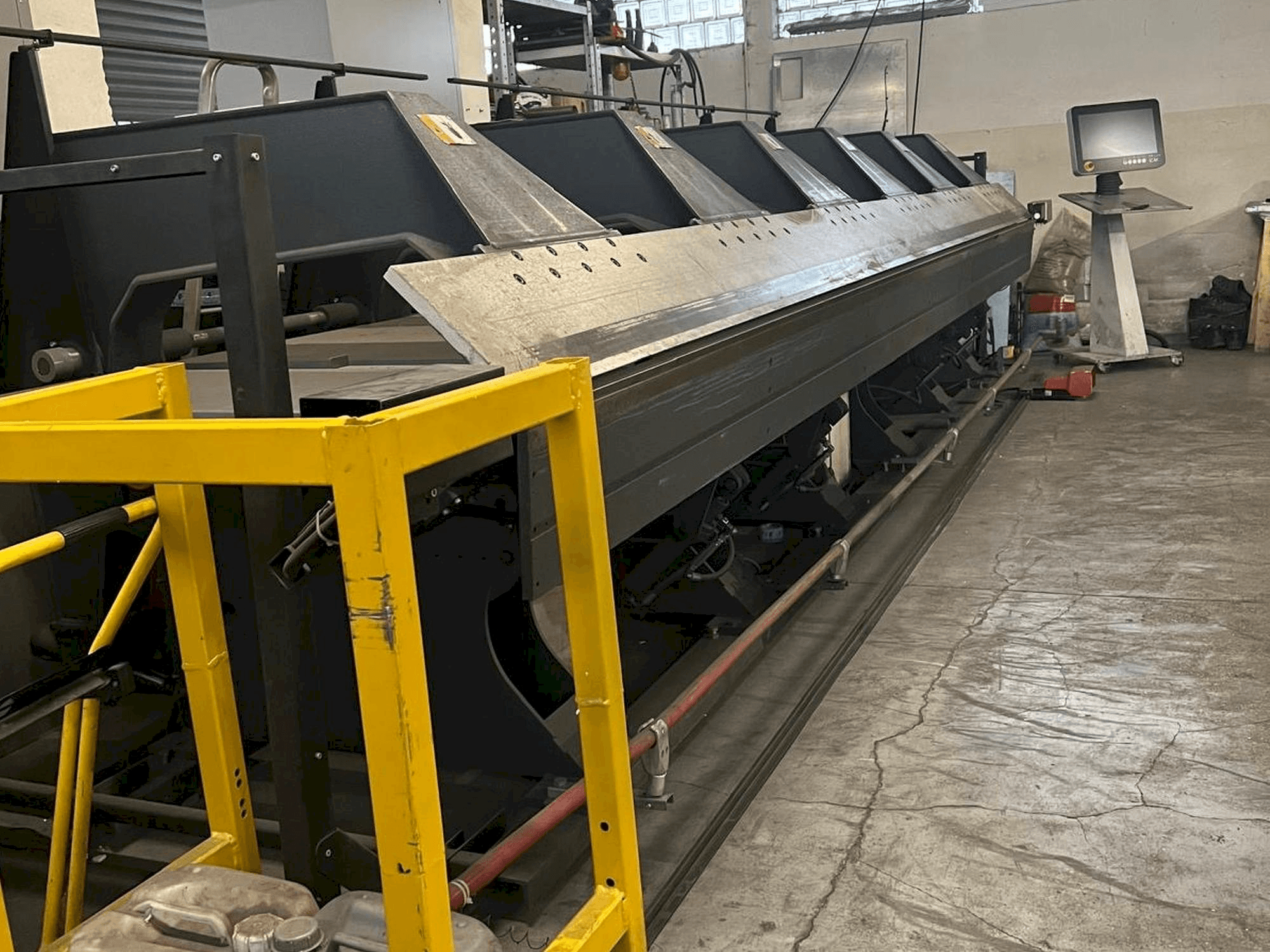 Front view of Jorns Norma-Line 150-6.4 machine