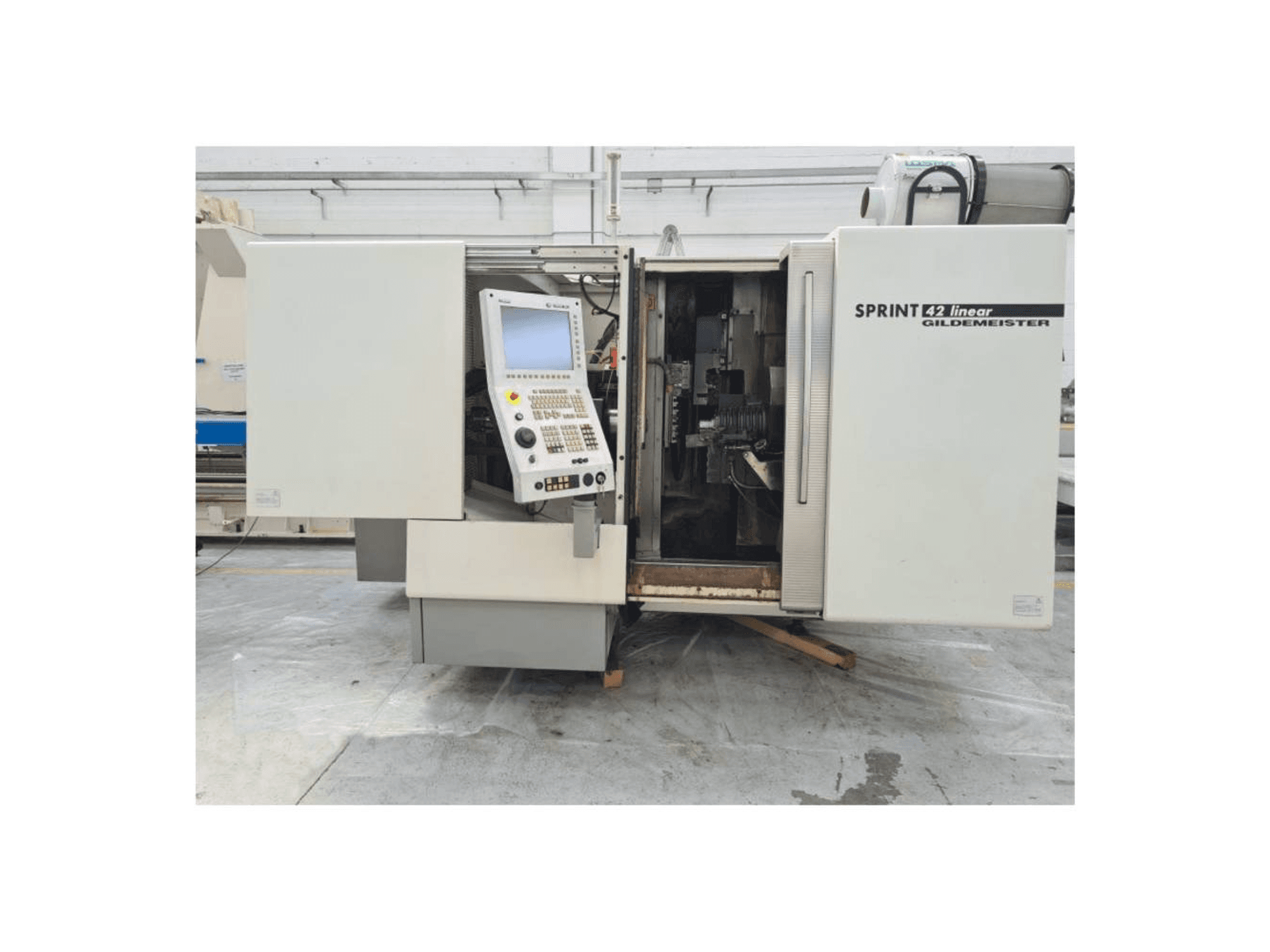 Vista frontal de la máquina Gildemeister Sprint 42 linear