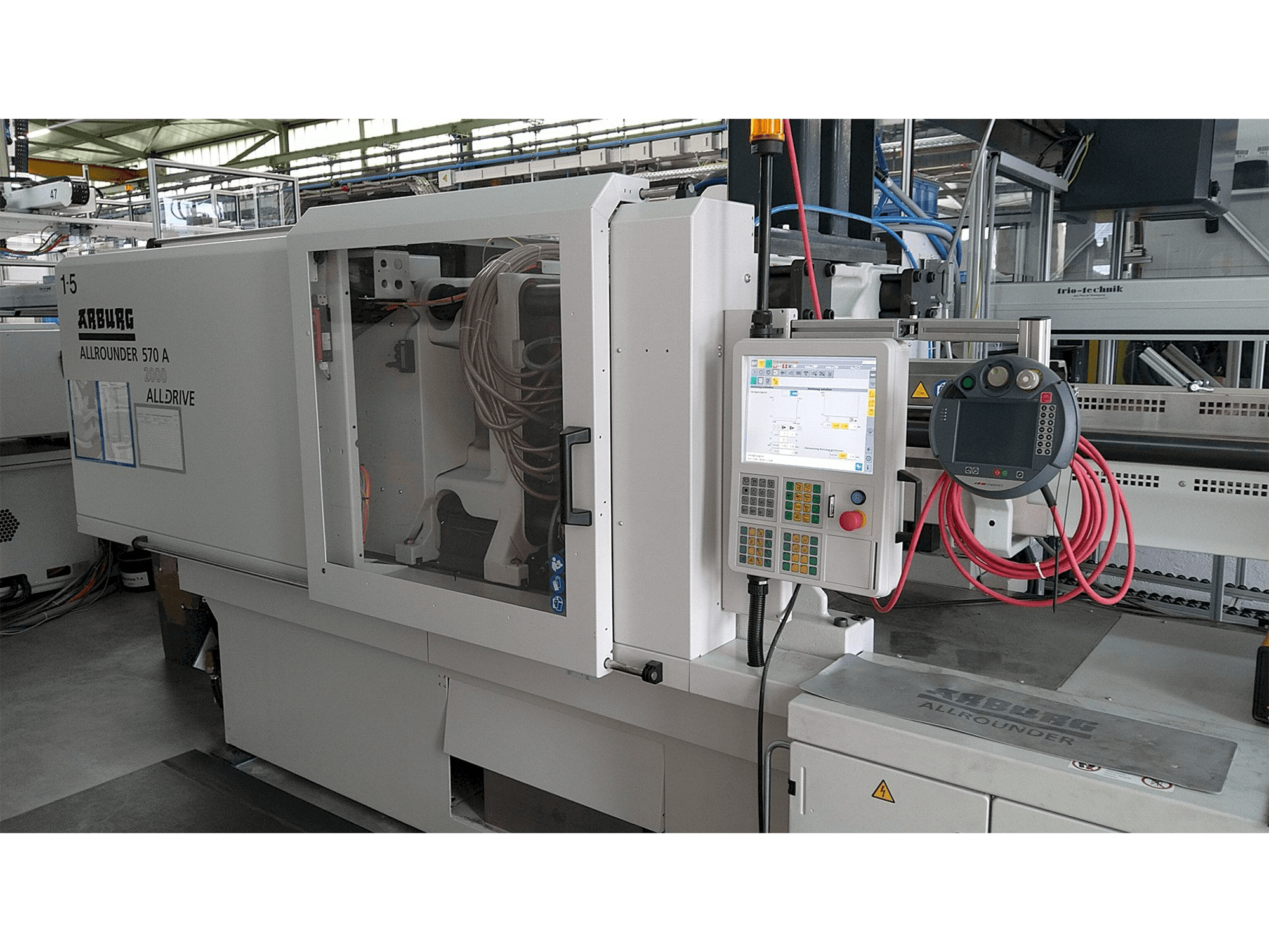Vista frontal de la máquina Arburg Allrounder 570 A 2000-800 ALLDRIVE
