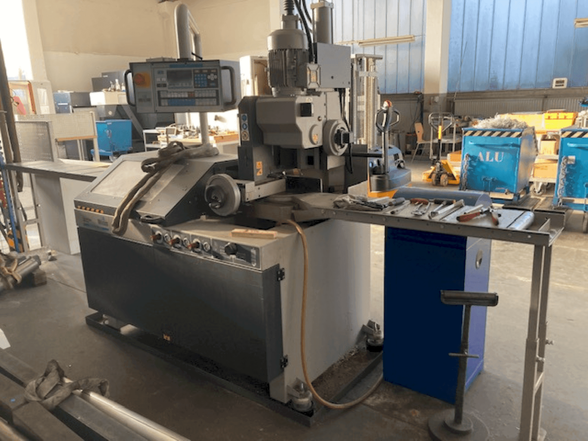 Vista frontal de la máquina BERG & SCHMID VKS 370 VA