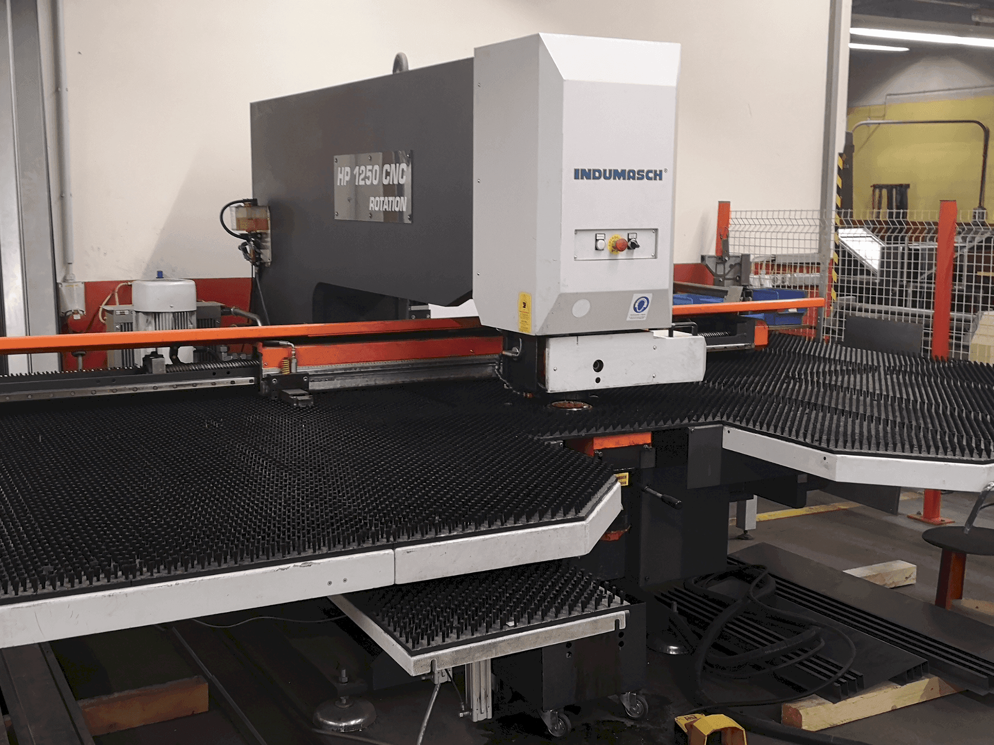 Vista frontal de la máquina IMAC HP 1250 INDEX