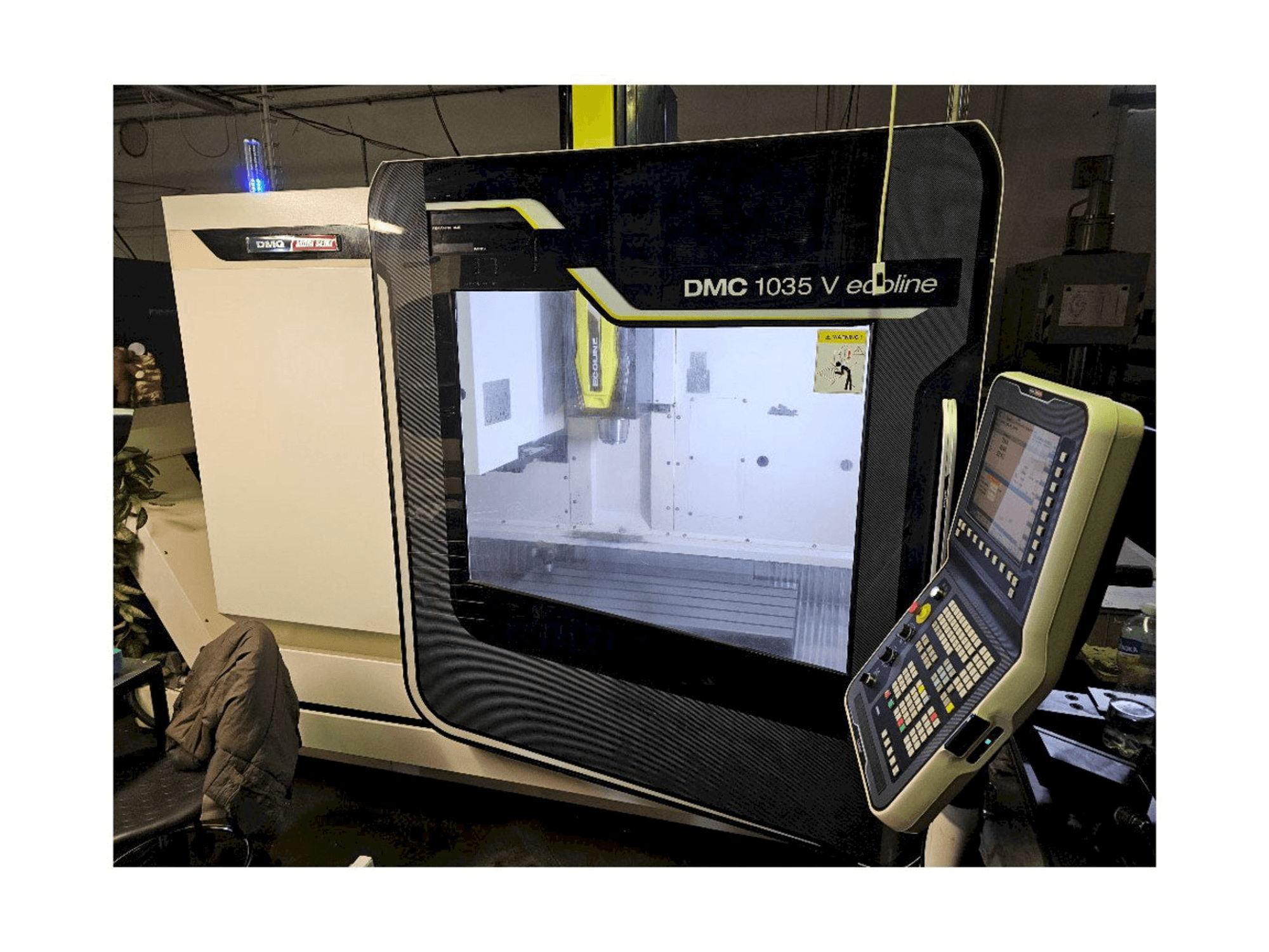 Vista frontal de la máquina DMG DMC 1035 V ecoline