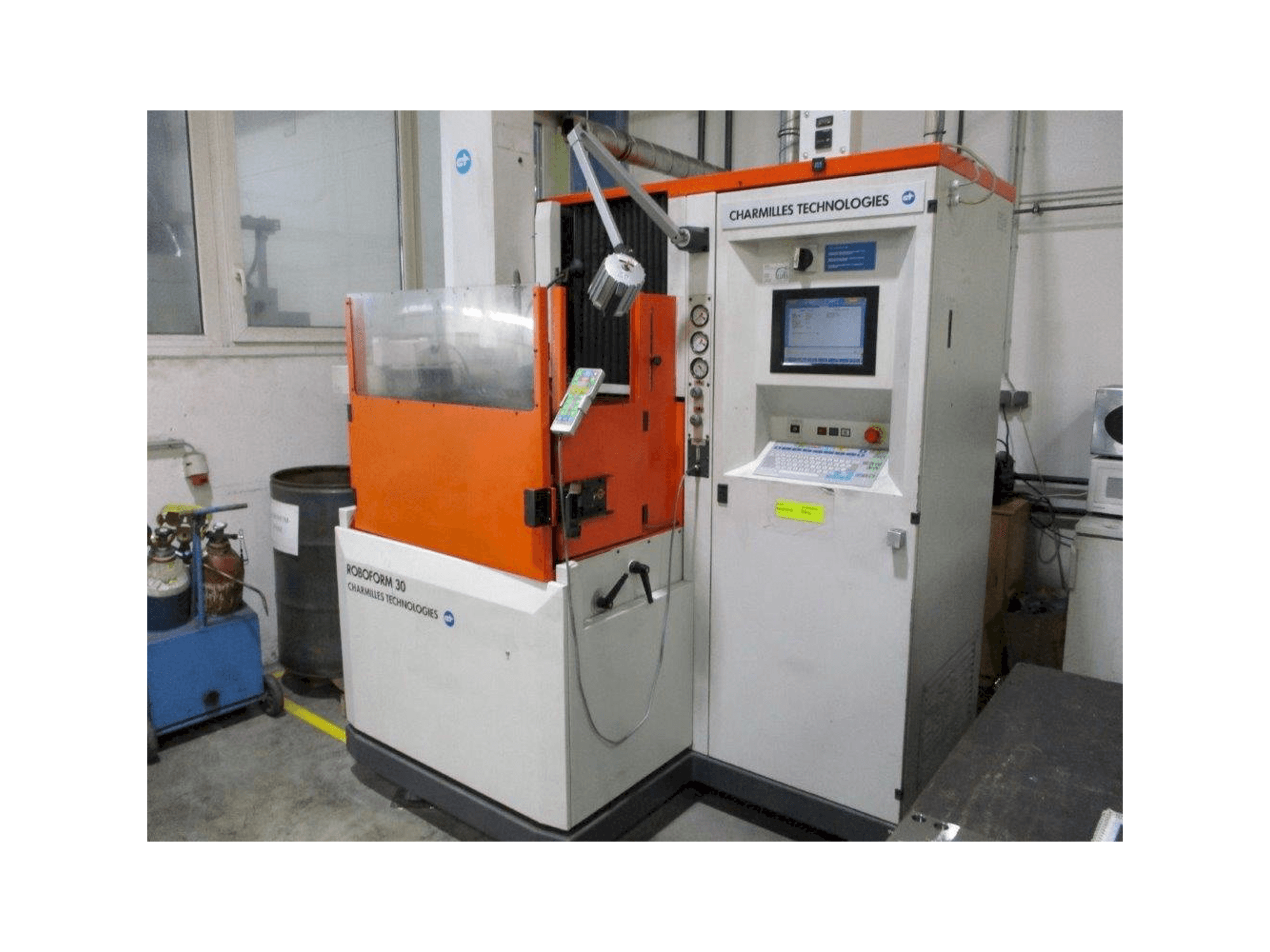 Front view of CHARMILLES Roboform 30 machine