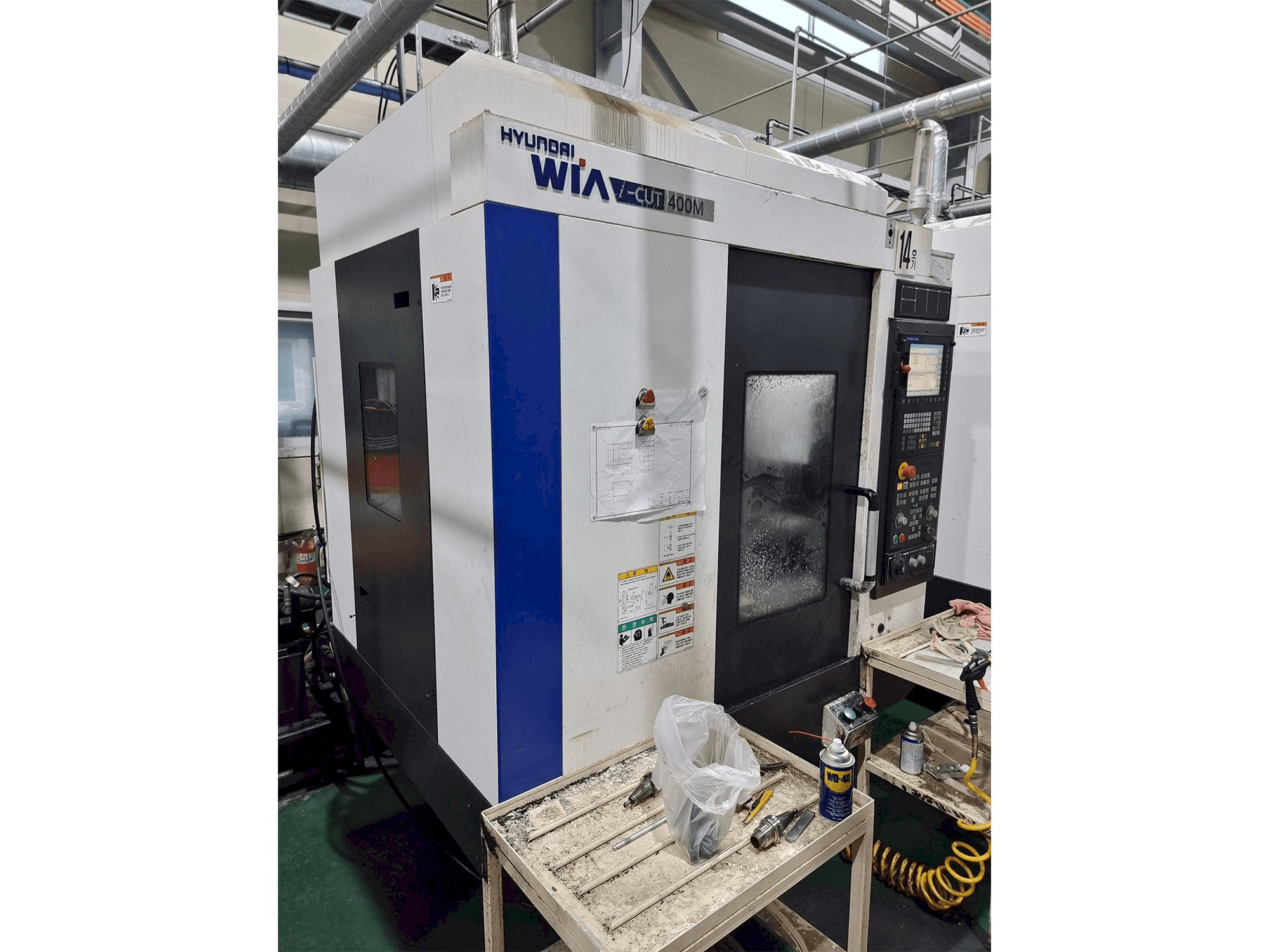 Front view of Hyundai Wia i-CUT400M machine