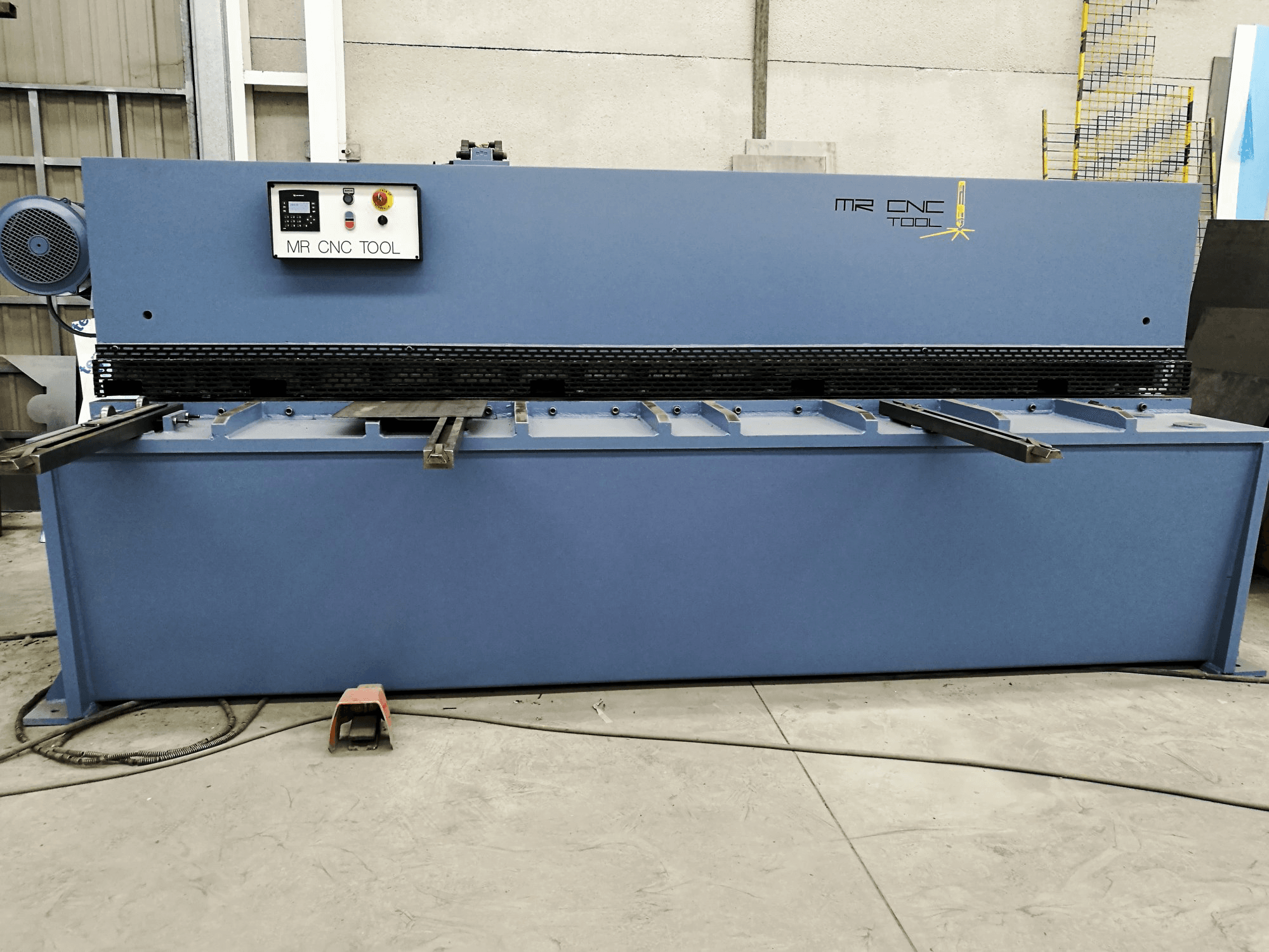 Vista frontal de la máquina Loire Safe CHP 6/31