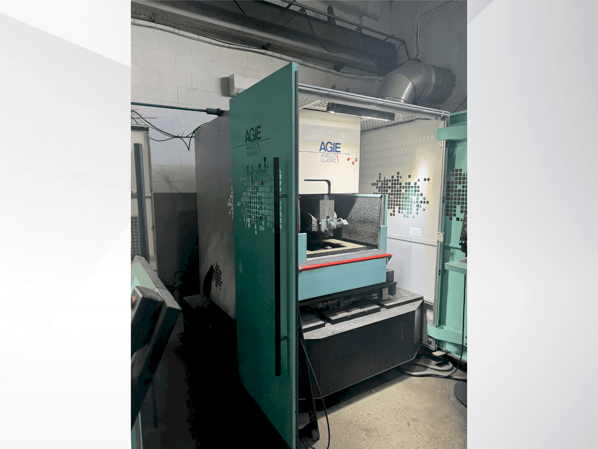 Front view of AGIE Agiecut Classic S machine