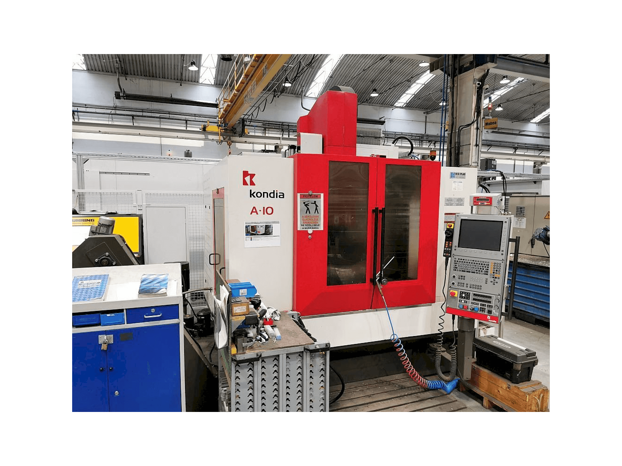 Vista frontal de la máquina KONDIA A10