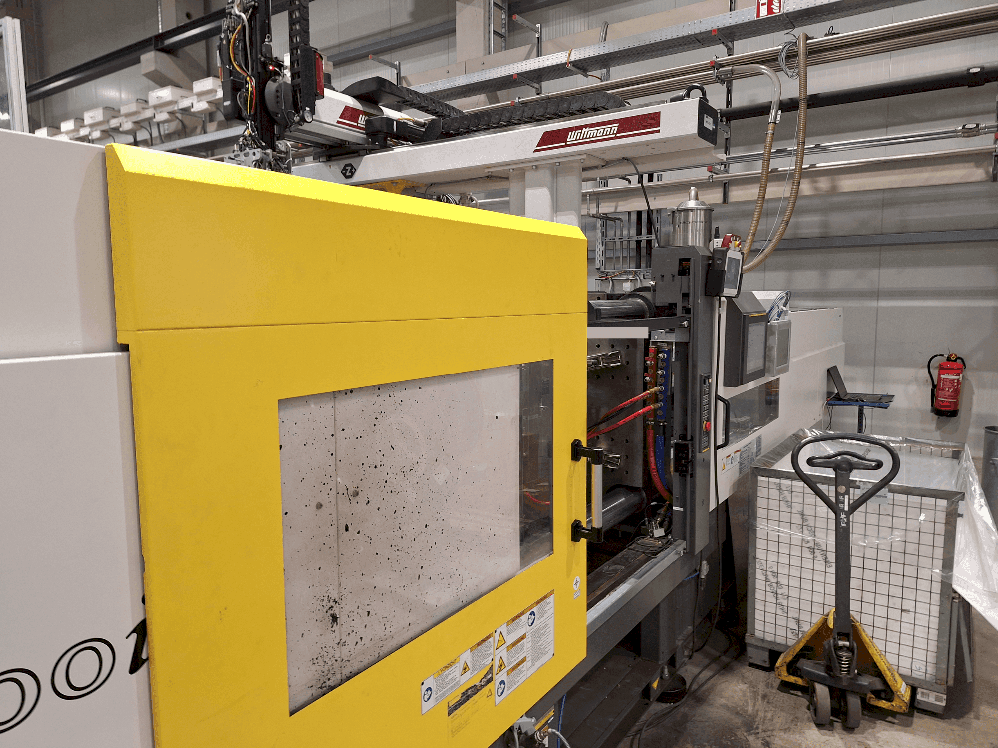 Vista frontal de la máquina FANUC Roboshot S300iA