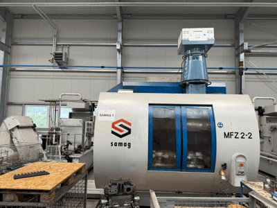 Vista frontal de la máquina SAMAG MFZ 2-2 (2007)