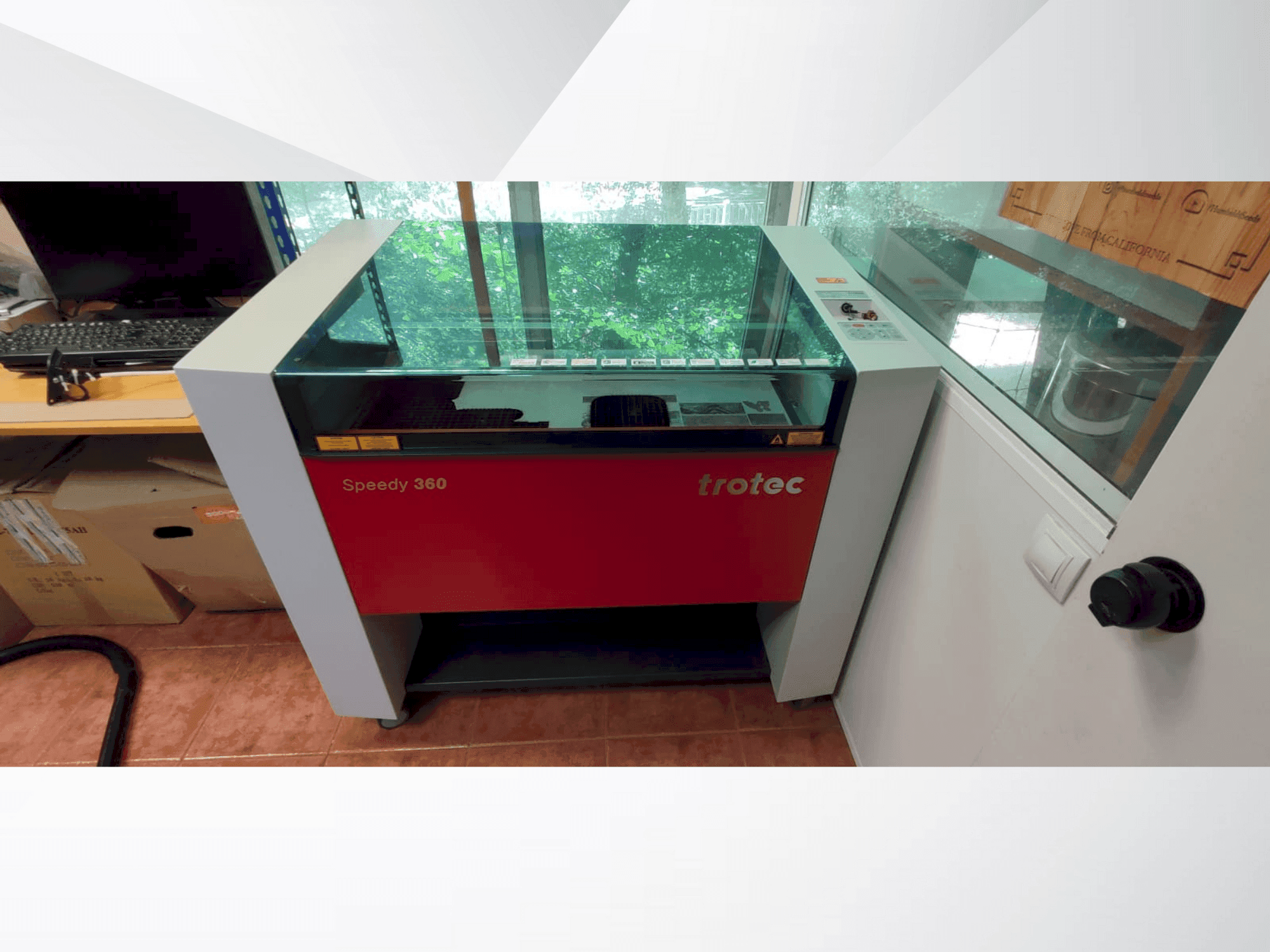 Front view of Trotec Speedy 360 machine