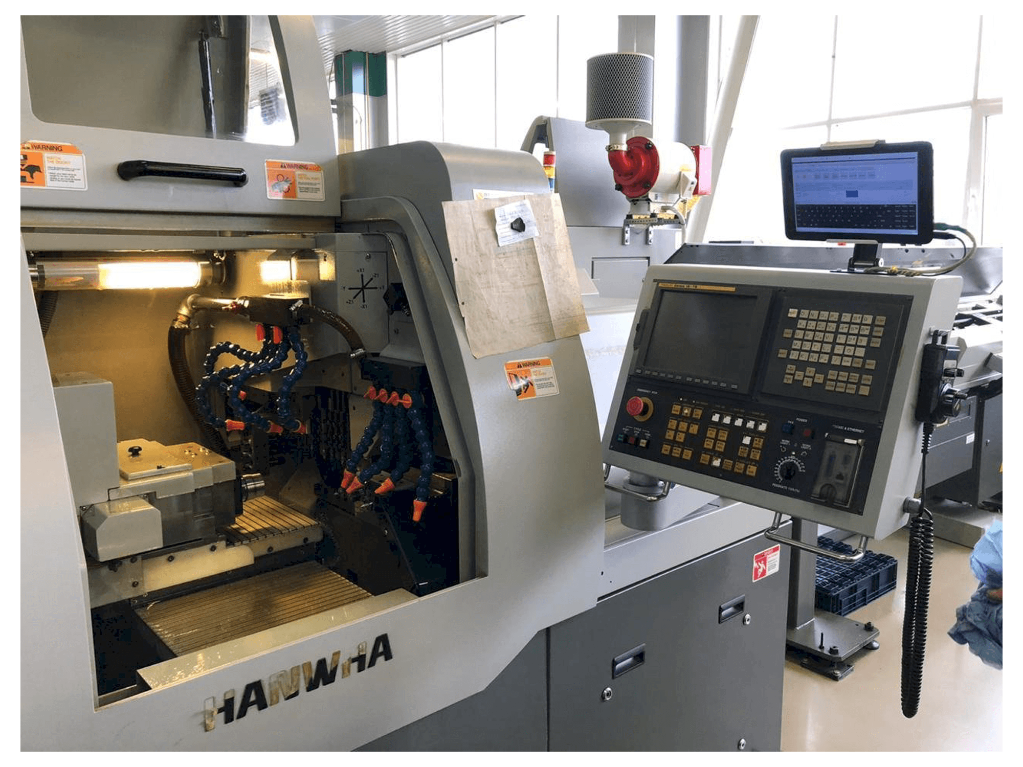 Vista frontal de la máquina Hanwha XD20H