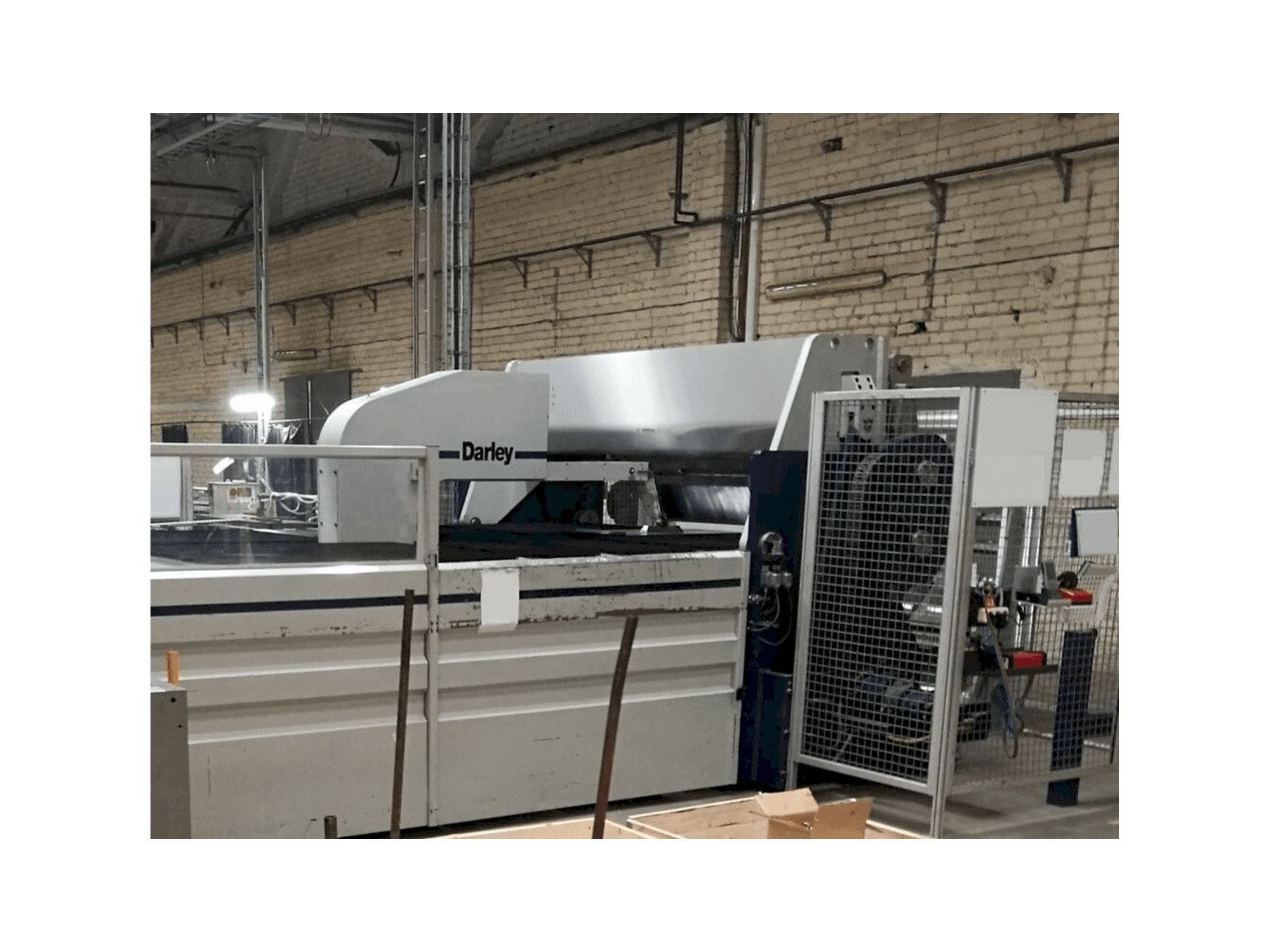 Vista frontal de la máquina Darley MF 2502